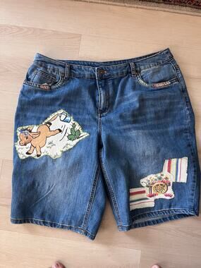 CJ Banks Denim Bermuda Shorts Women’s 14W Embroidered Pocket Detail